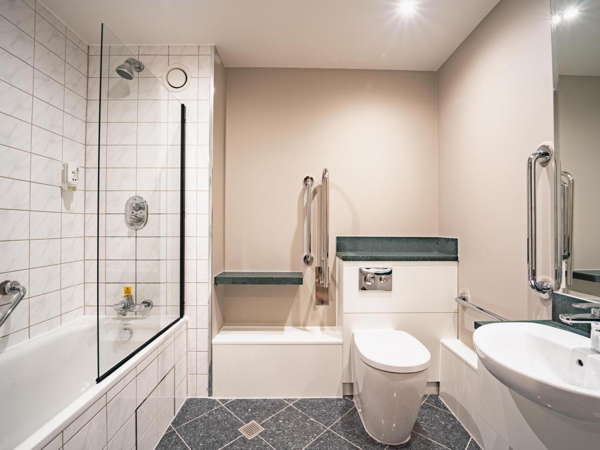 B&B Hotel London Heathrow Slough Eksteriør bilde